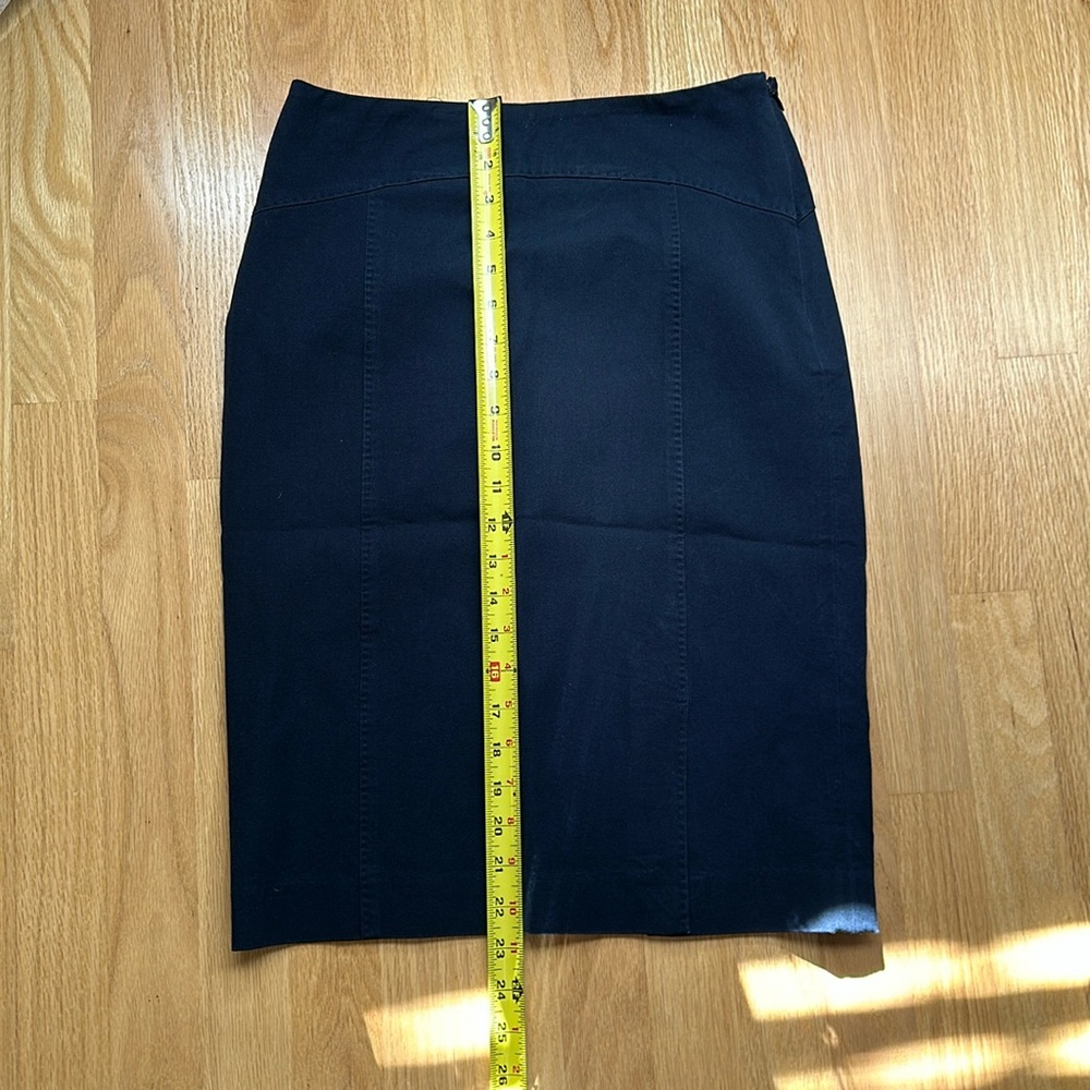 Navy blue pencil skirt Banana Republic size 2